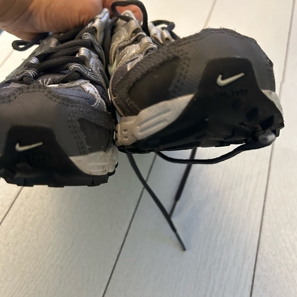 Nike air ladies 8.5 athletic shoes - Picture 6 of 7